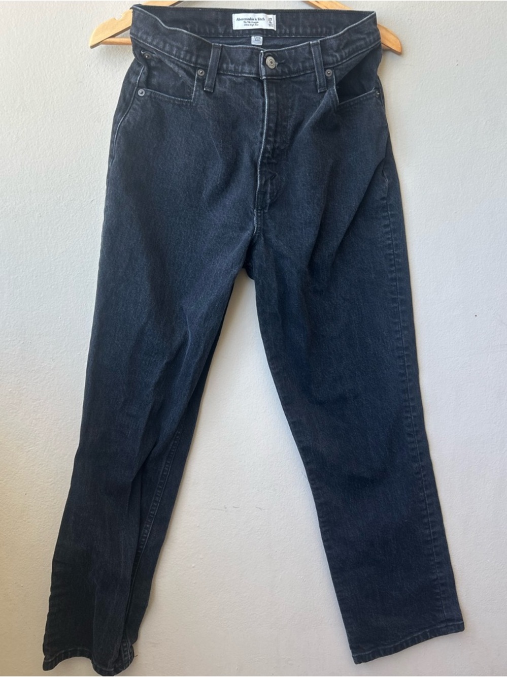 Abercrombie & Fitch Women's High-Rise Black Wash Jeans